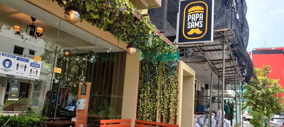 Javaabu Showcases Prototype Temperature-Check Stand ‘HunScan’ at Papa Sam’s