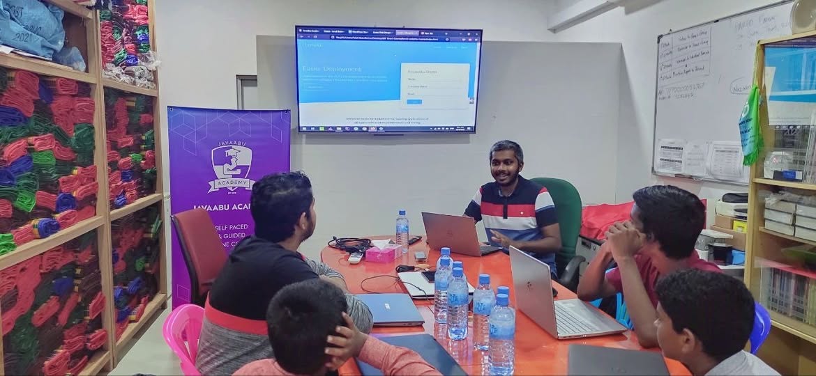 Javaabu Academy Conducts Free Technical Training in R. Atoll