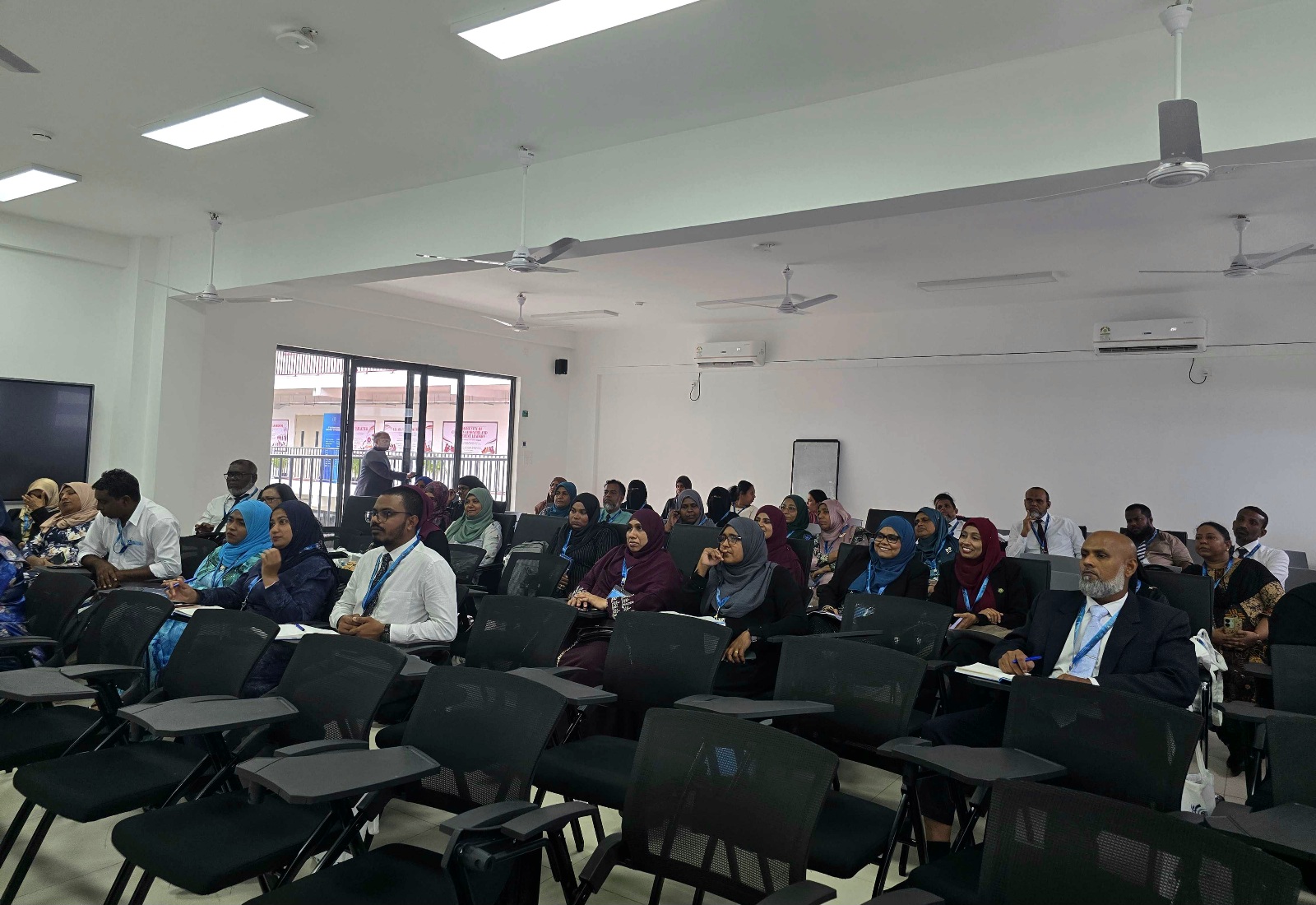 Javaabu CEO Mohamed Jailam Conducts AI Workshop at 8th International Teachers’ Conference