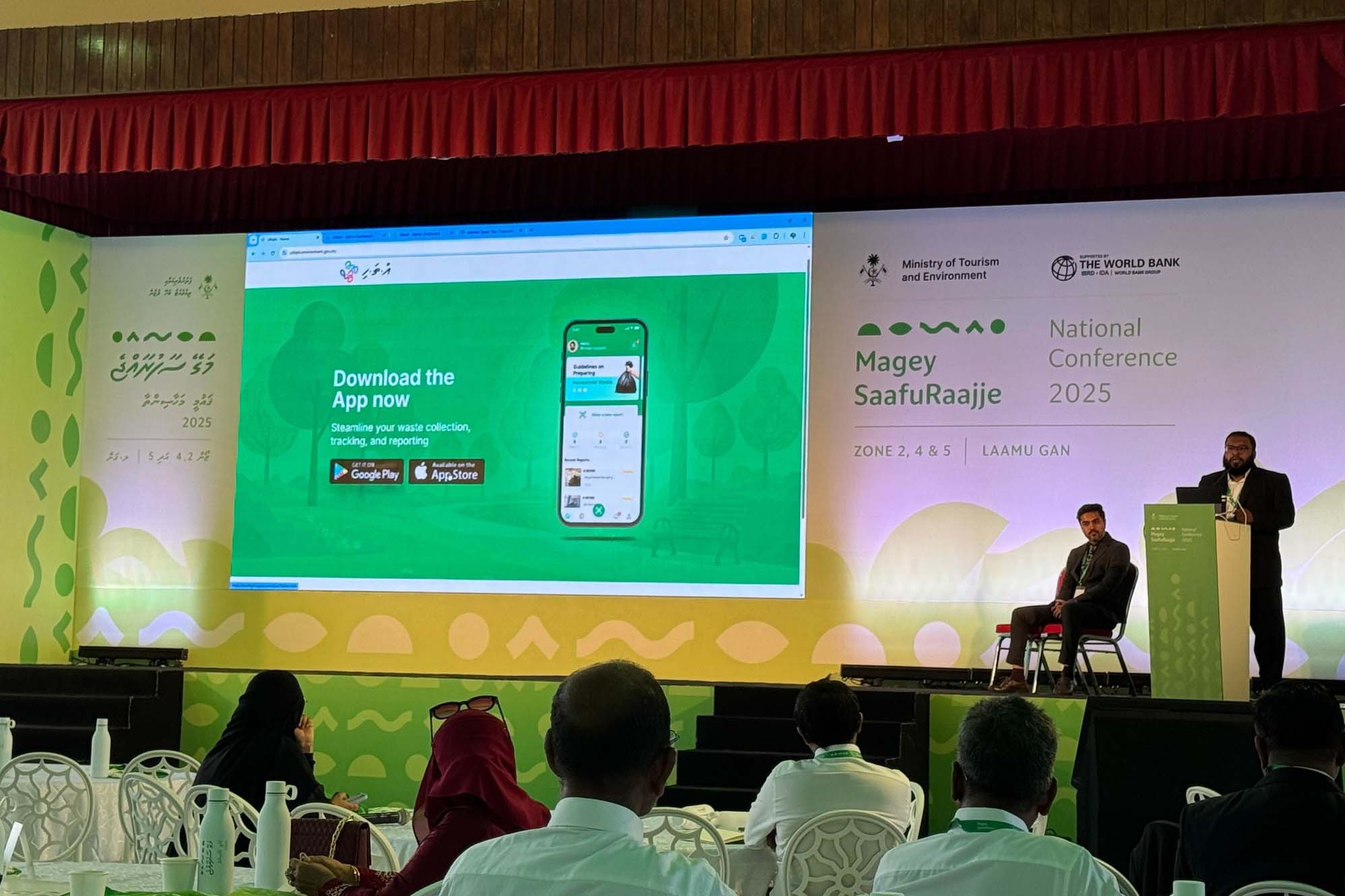 Javaabu Unveils Uthahi Waste Management Database at National Conference in Laamu Atoll